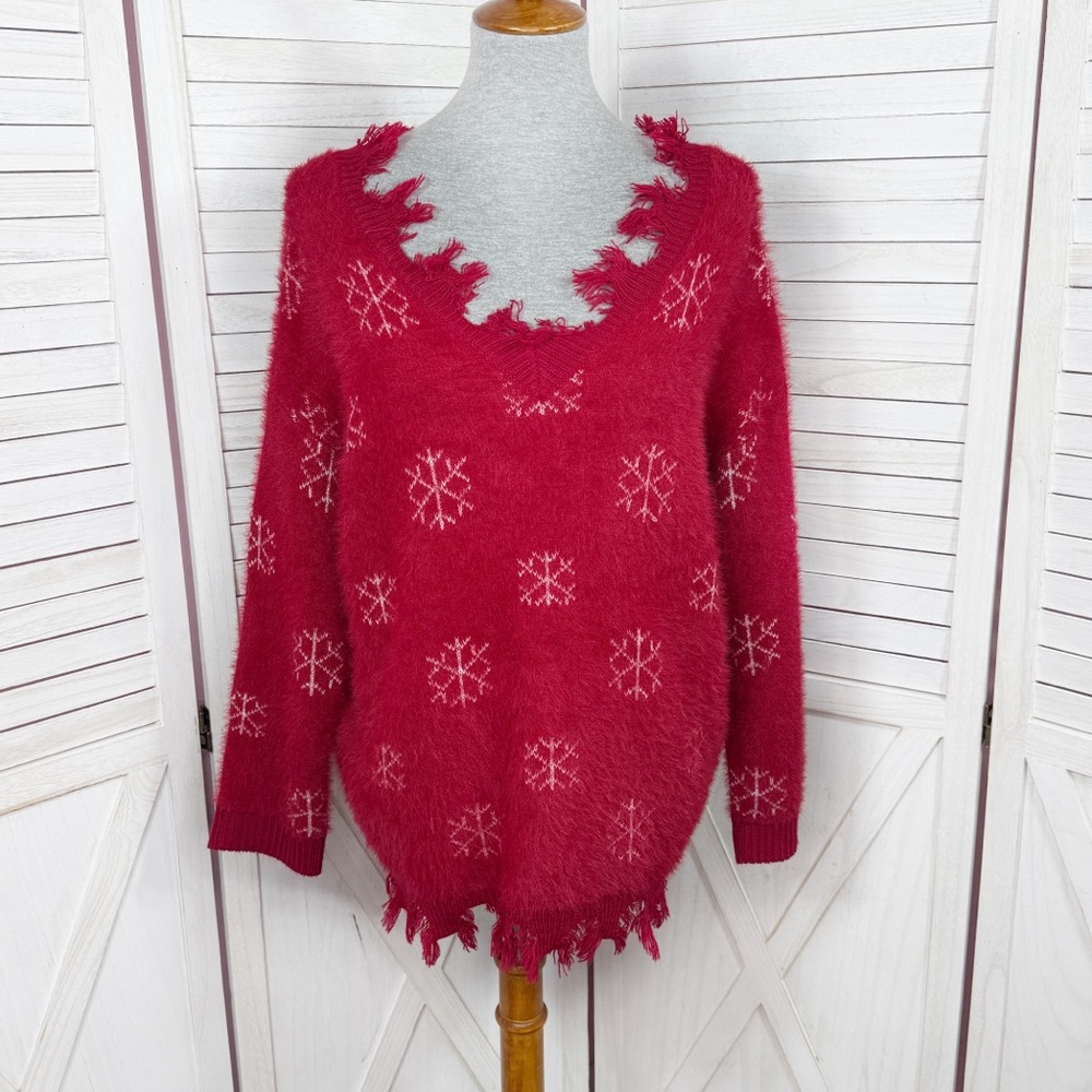 Grace & Emma Snowflakes Fuzzy Distressed Fringe Trim V Neck Sweater Red Small